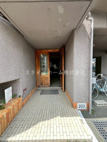 ユトリロ西松山のエントランス