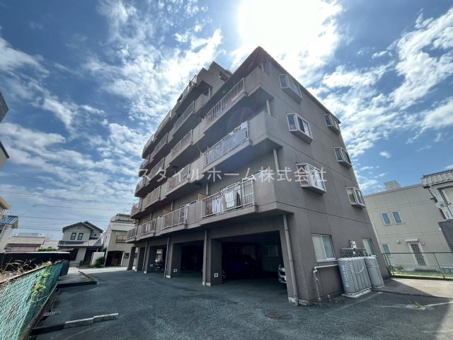 ユトリロ西松山の外観