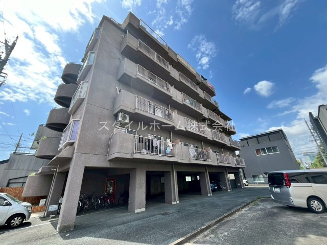ユトリロ西松山の外観