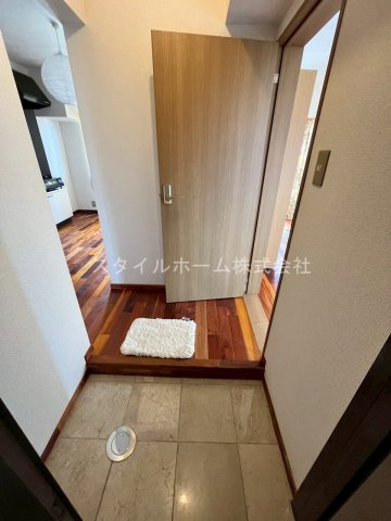 ユトリロ西松山の玄関