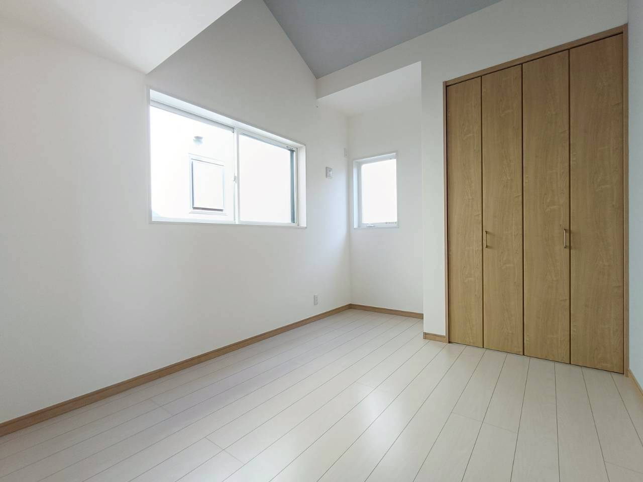 三郷市　戸ケ崎5丁目　中古戸建の洋室|落ち着いた色調の洋室です