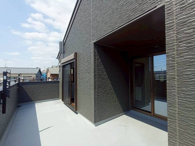 三郷市　戸ケ崎5丁目　中古戸建のバルコニー|陽当たり良好なバルコニーです