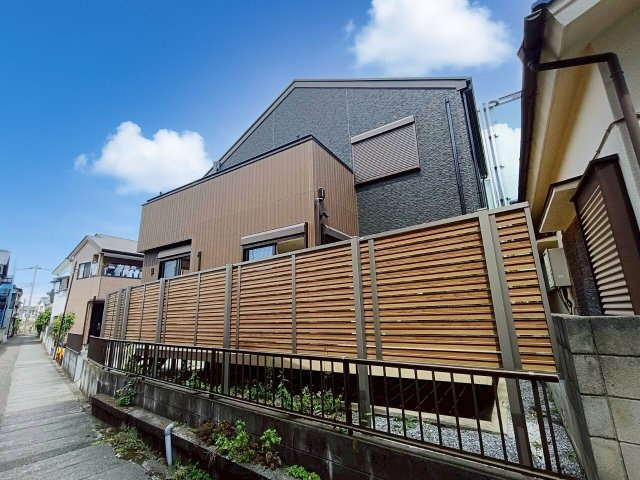 三郷市　戸ケ崎5丁目　中古戸建の前面道路含む現地写真|前面道路含む現地写真です