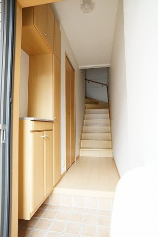 メゾン丸友の玄関|明るい玄関です