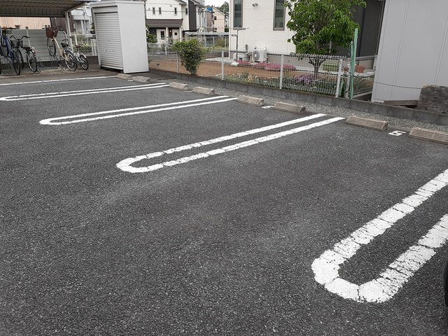 メゾン・ウエストの駐車場|駐車場です