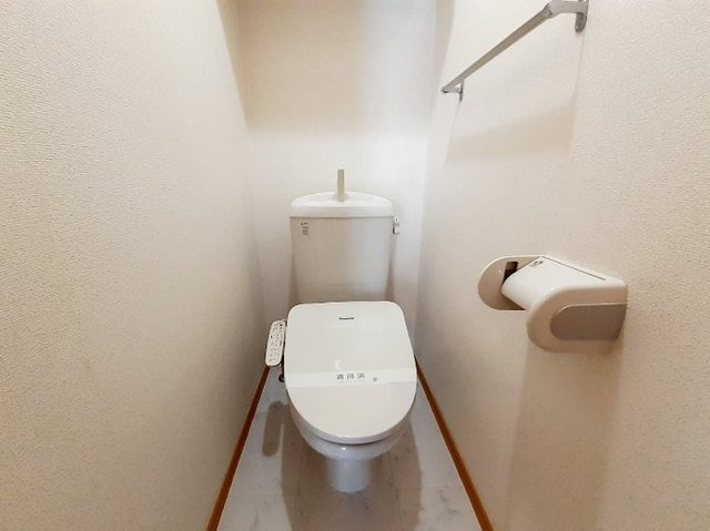 プルメリアのトイレ|清潔感のあるトイレです