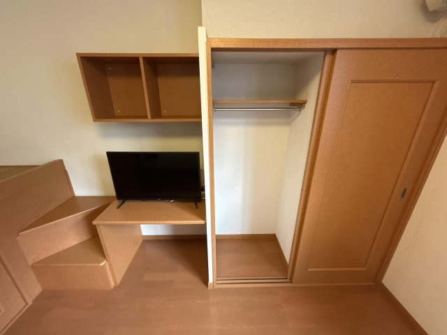 レオパレスＣｏｍｆｏｒｔ　煌の内装|明るい色調の室内です