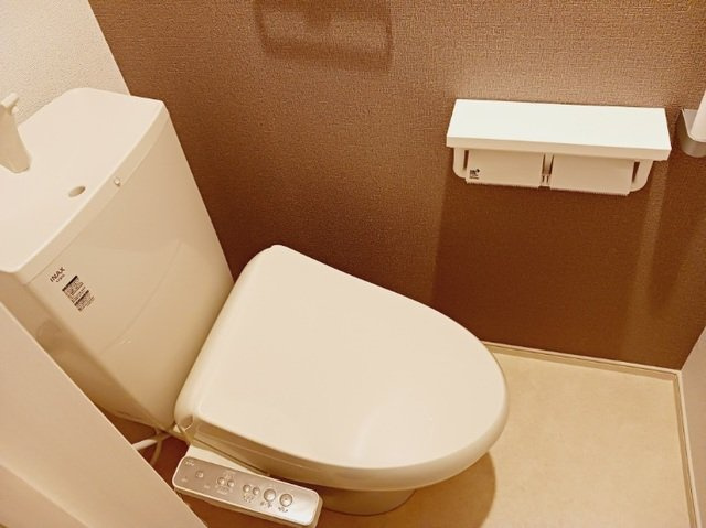 クレッセント毛呂山のトイレ|ゆったりとした空間のトイレです