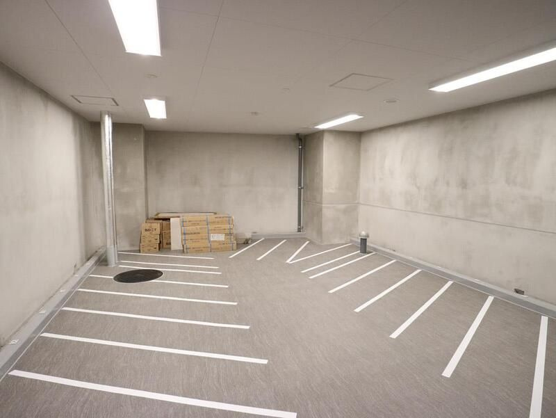 パークルール神田司町ロンドの駐車場