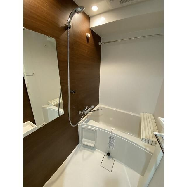 コンフォリア志村坂上の浴室