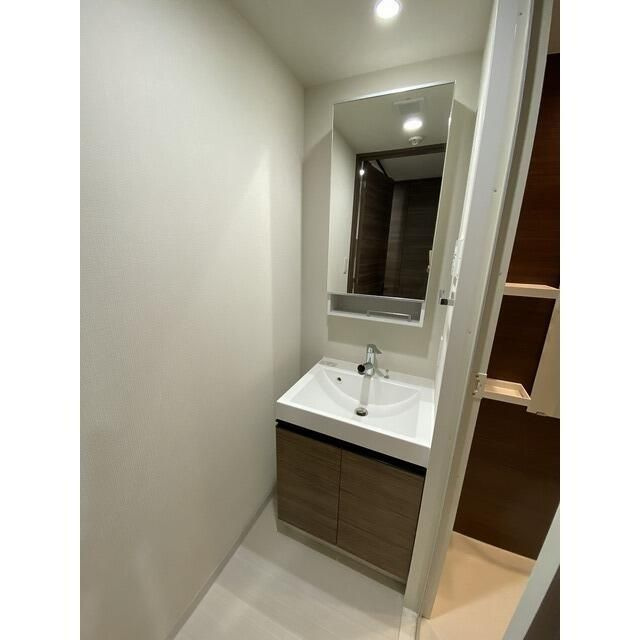 コンフォリア志村坂上の洗面所