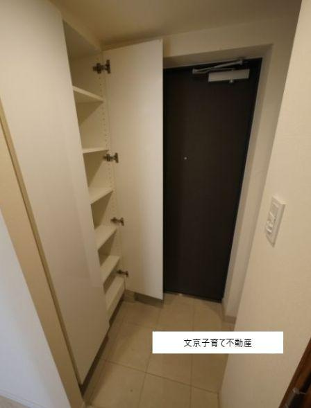 エルスタンザ平河町の玄関