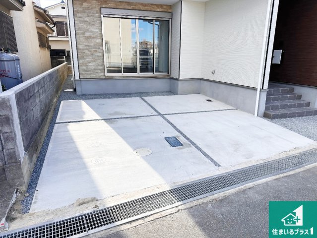 加古川市野口町野口　第14期　新築一戸建ての駐車場|並列２台駐車可能！ゆとりの駐車スペースで車庫入れもスムーズ！