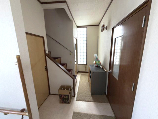 北見市美山町南７丁目４番１１０　中古売家の玄関