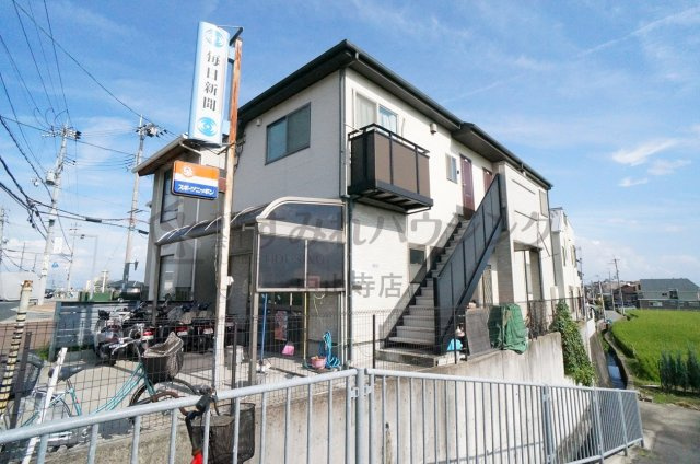 ナウハウス山本西の外観