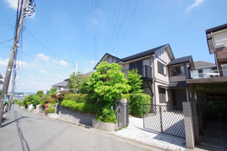 【前面道路含む現地写真】 | 【仲介手数料無料！！】川崎市麻生区王禅寺西2丁目　リノベーション戸建　7480万円