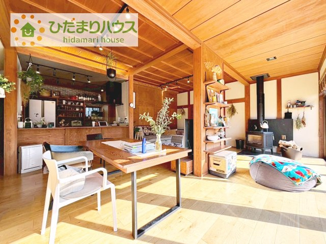 【居間・リビング】 | つくば市今鹿島　中古戸建 | 木のぬくもりをふんだんに感じるリビング！