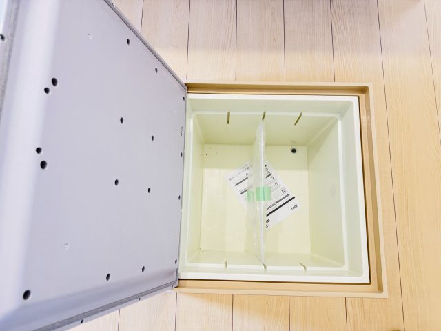 松戸市八ヶ崎7丁目新築戸建【八ヶ崎小学校:4分】のキッチン|キッチン床下収納
