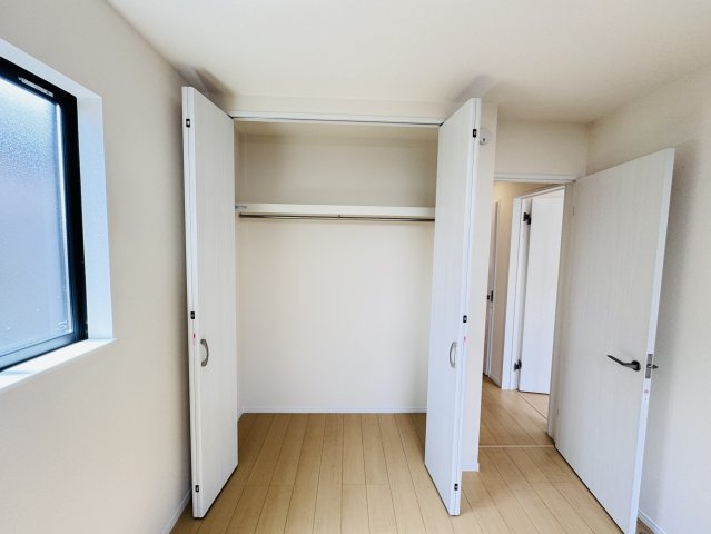 松戸市八ヶ崎7丁目新築戸建【八ヶ崎小学校:4分】の収納|5帖洋室収納