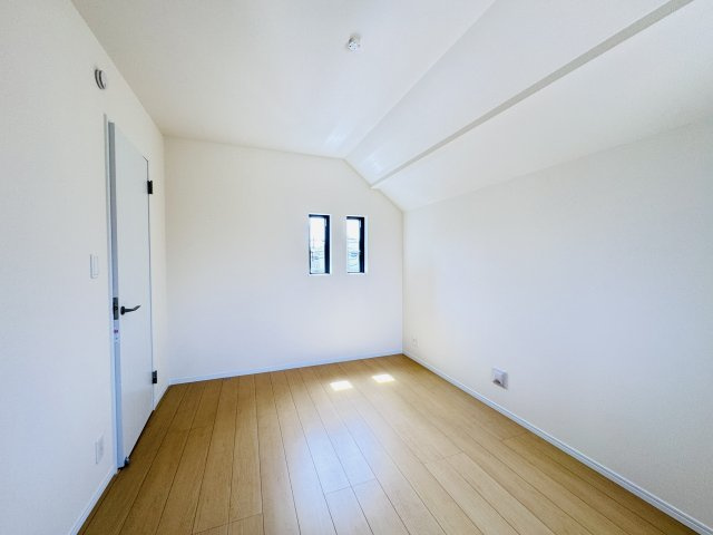 松戸市八ヶ崎7丁目新築戸建【八ヶ崎小学校:4分】の洋室|6帖洋室