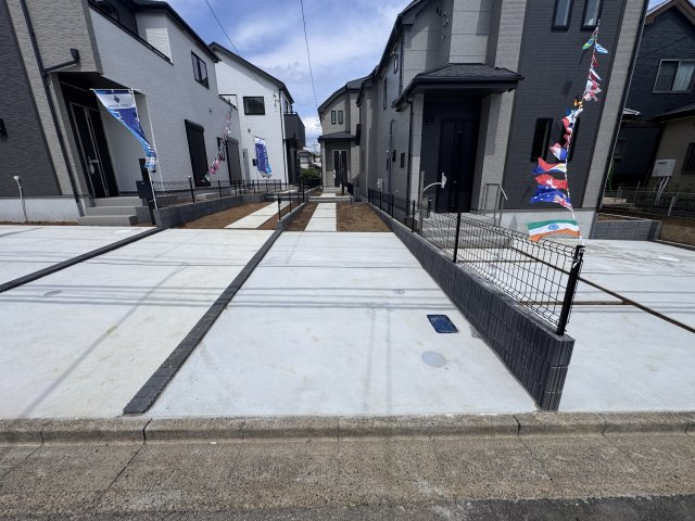 松戸市八ヶ崎7丁目新築戸建【八ヶ崎小学校:4分】の駐車場|D号棟駐車スペース・縦列2台駐車可