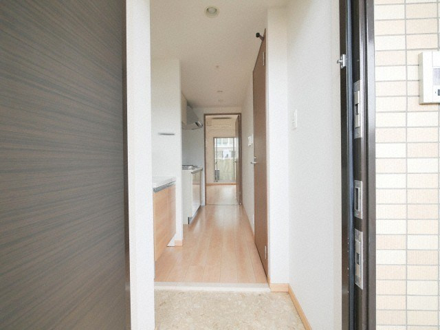 大阪市浪速区桜川１丁目の賃貸マンションの玄関