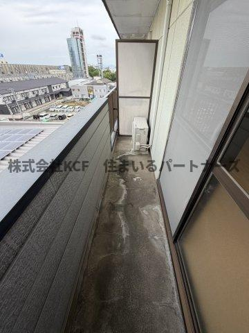 アドバンス弐番館のバルコニー|開放的で明るい空間を演出してくれるバルコニーです