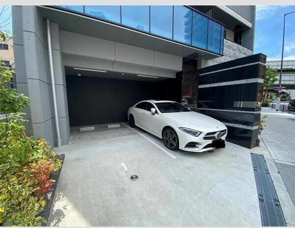S-RESIDENCE天満Gracisの駐車場