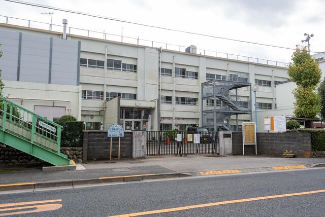 昭島市立玉川小学校まで301m