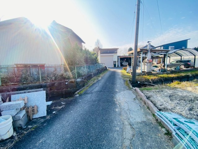 【商談中】中古戸建　大垣市上屋1丁目　昭和42年築の前面道路含む現地写真