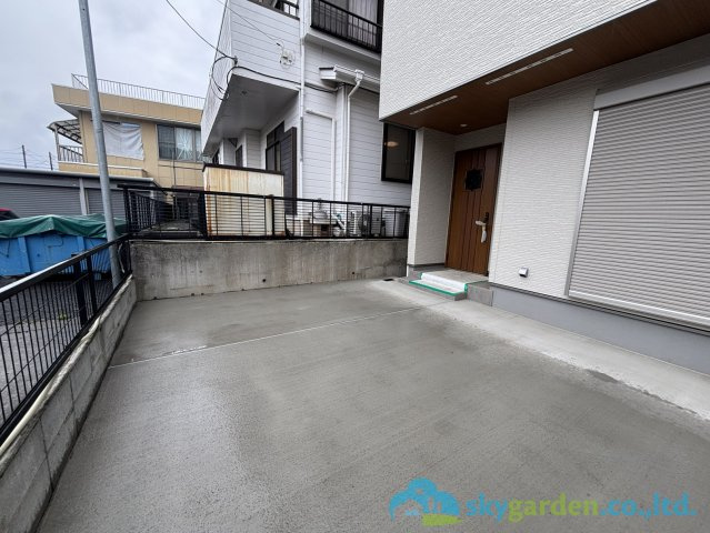 小田原市国府津　新築戸建　全1棟1号棟の駐車場