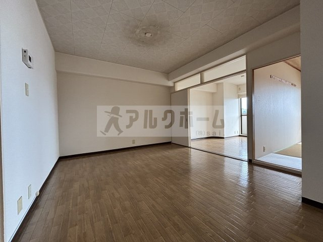 グランドール法善寺の居間・リビング