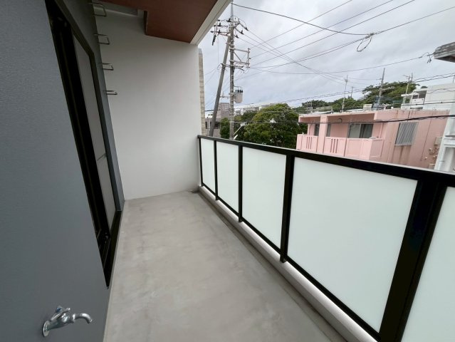 宜野湾市嘉数　新築戸建て　全2棟　1号棟のバルコニー|インナーバルコニー