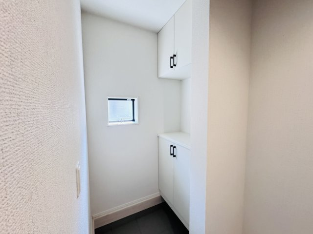 松戸市竹ヶ花新築戸建【北部小学校:10分】の玄関|シューズボックス付き