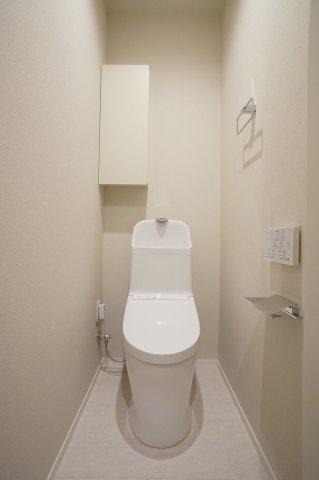 【トイレ】 | ジャンヴィエ・ルナ | 暖房洗浄便座付きトイレです