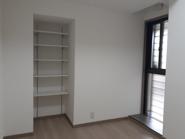 スカイハイツ新町の収納|洋室①収納