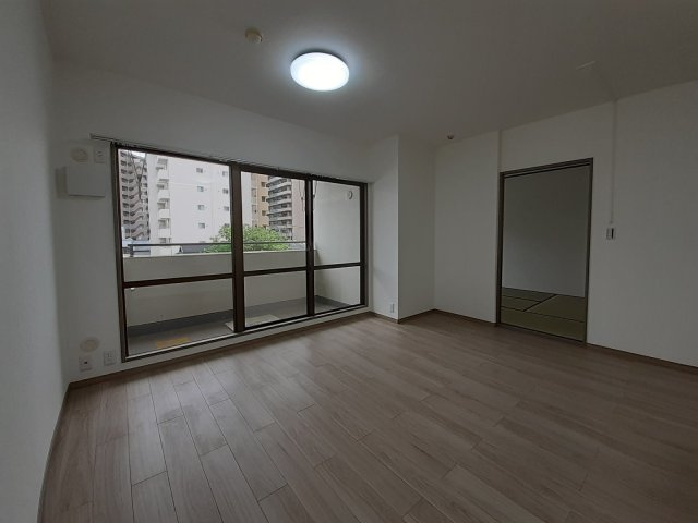 スカイハイツ新町の居間・リビング|LDK約13.9帖