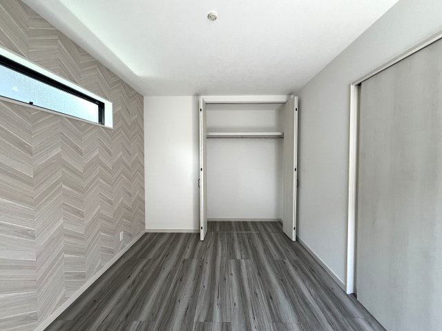 階段ロフトはどう使う？？秘密基地にもシアタールームとしてもGOOD！【港南区芹が谷4丁目新築戸建】の洋室|明るい洋室です