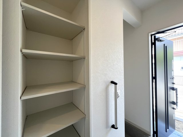 階段ロフトはどう使う？？秘密基地にもシアタールームとしてもGOOD！【港南区芹が谷4丁目新築戸建】の収納|専用の収納スペースです