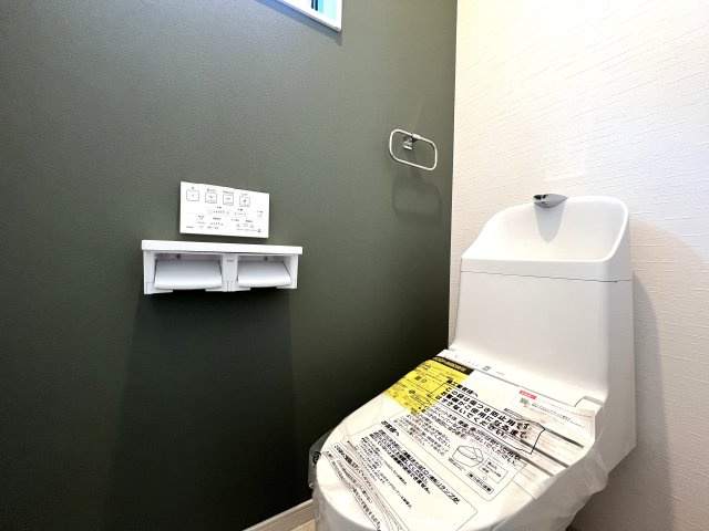 階段ロフトはどう使う？？秘密基地にもシアタールームとしてもGOOD！【港南区芹が谷4丁目新築戸建】のトイレ|トイレです