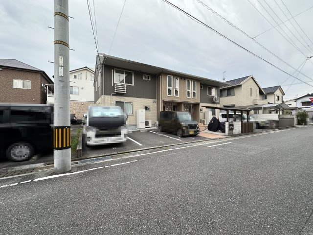 プロフーモ 一ツ橋の駐車場