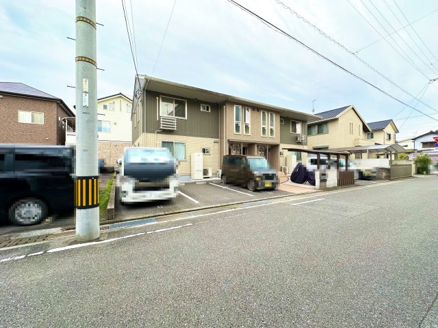 プロフーモ 一ツ橋の駐車場