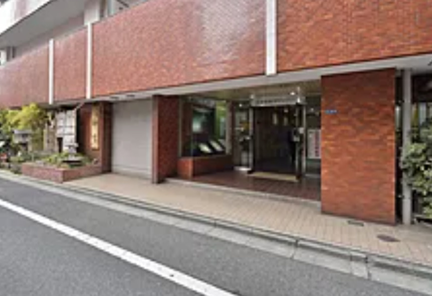 上野永谷タウンプラザのエントランス