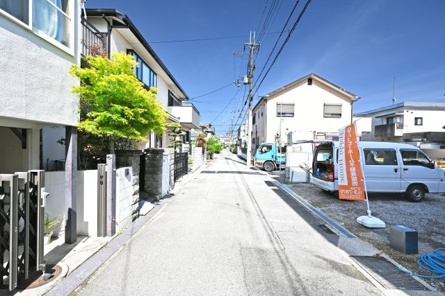 リーブルガーデン南ひばりガ丘3丁目新築一戸建て│3LDK+並列駐車2台可の前面道路含む現地写真|北側前面道路　幅員約4.4ｍ