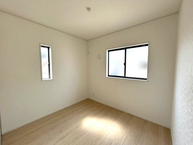 クレイドルガーデン前橋市青柳町第28　2号棟（平屋）の収納|【イメージ画像】洋室２収納です