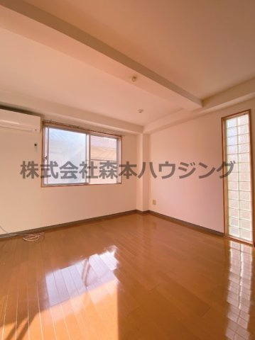 【洋室】 | 　エスケーコーポラス | 明るい洋室です
