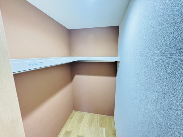 松戸市松戸新田新築戸建【寒風台小学校:10分】の収納|2Fファミリークローゼット