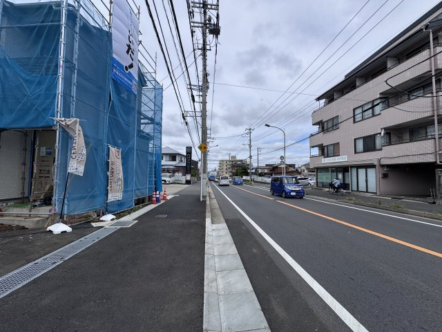松戸市松戸新田新築戸建【寒風台小学校:10分】の前面道路含む現地写真|北側前面道路