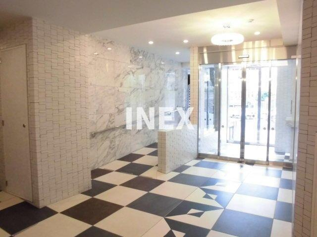 横浜市港南区上大岡東２丁目の賃貸マンションのロビー