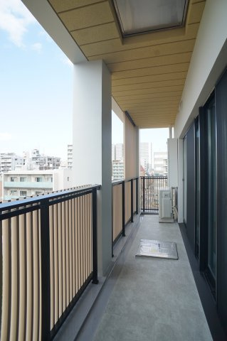 プライムメゾン亀戸のバルコニー|広いバルコニー